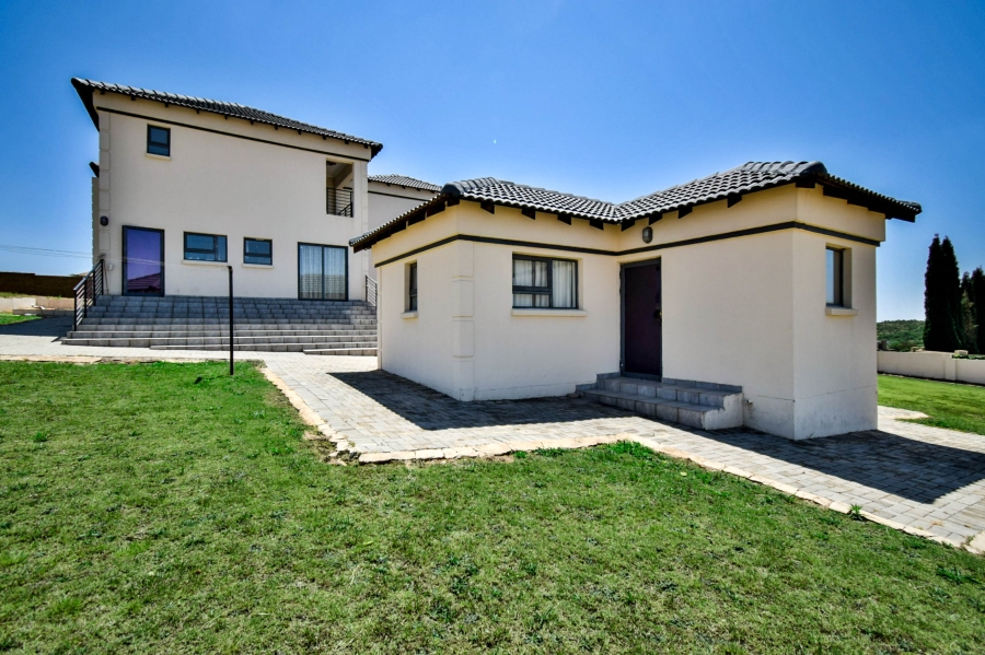 To Let 6 Bedroom Property for Rent in Mooikloof Glen Gauteng