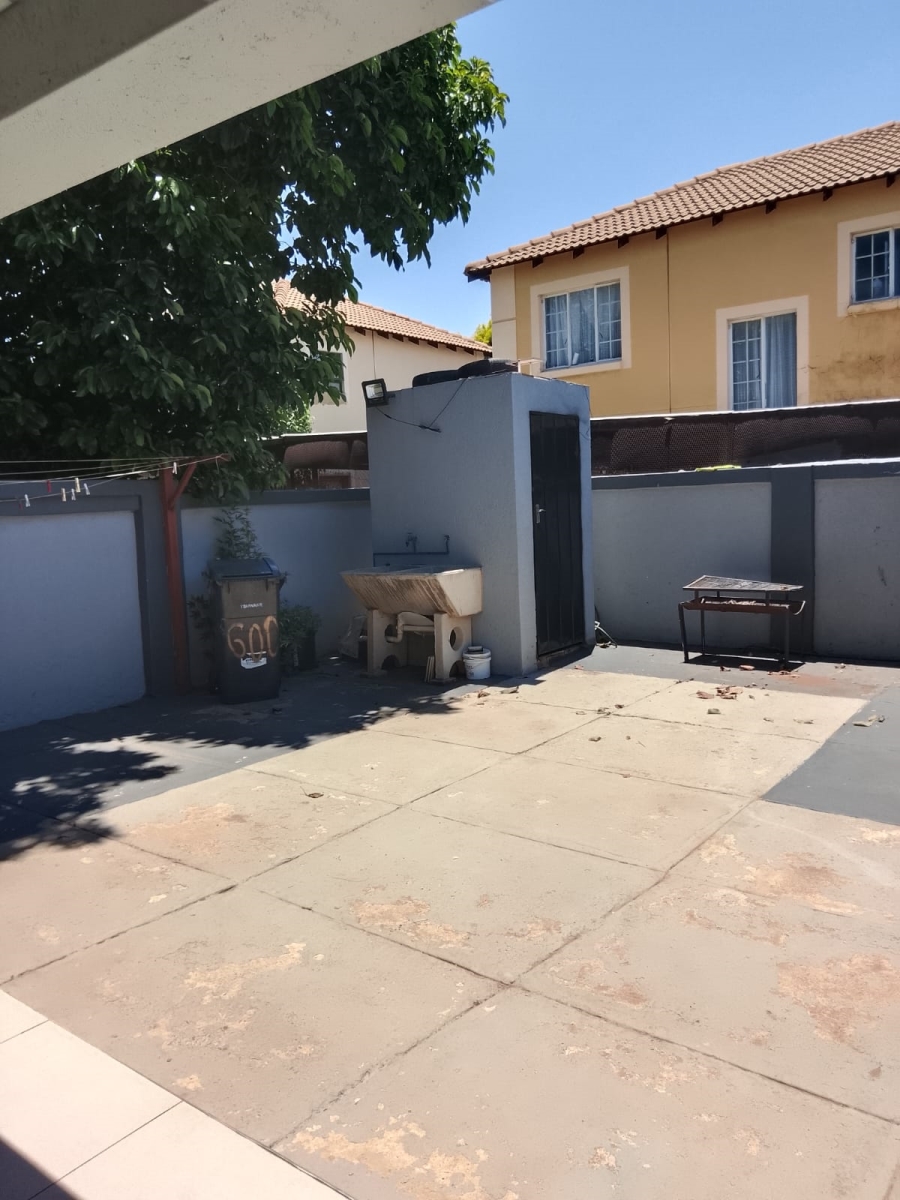 4 Bedroom Property for Sale in Nkwe Estate Gauteng