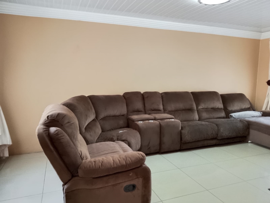 4 Bedroom Property for Sale in Nkwe Estate Gauteng