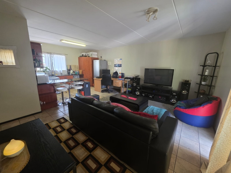To Let 2 Bedroom Property for Rent in Bardene Gauteng