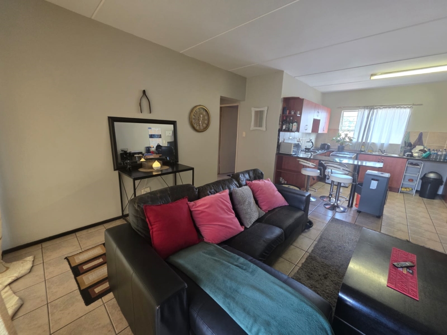 To Let 2 Bedroom Property for Rent in Bardene Gauteng