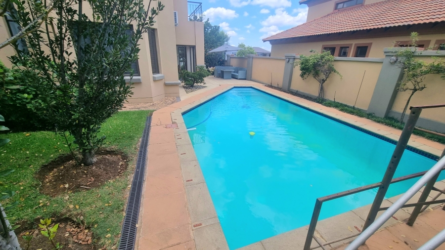 4 Bedroom Property for Sale in Crescent Wood Country Estate Gauteng