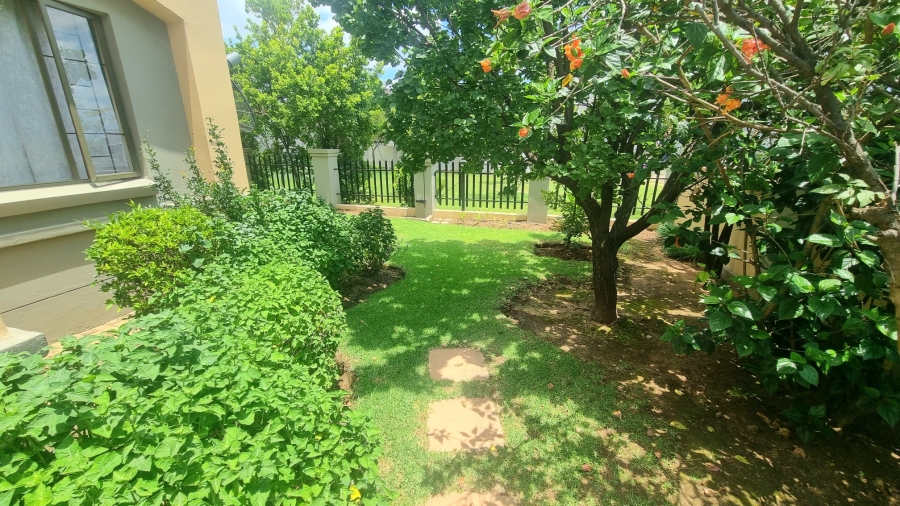 4 Bedroom Property for Sale in Crescent Wood Country Estate Gauteng