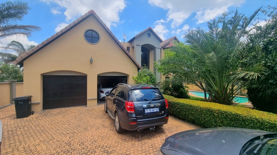4 Bedroom Property for Sale in Crescent Wood Country Estate Gauteng