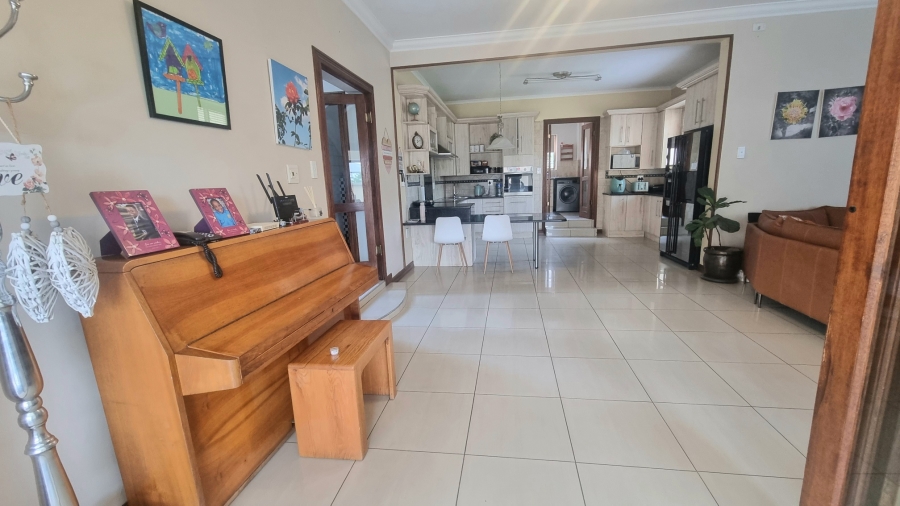 4 Bedroom Property for Sale in Crescent Wood Country Estate Gauteng
