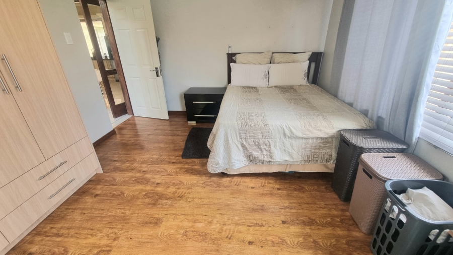 4 Bedroom Property for Sale in Crescent Wood Country Estate Gauteng