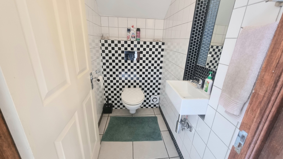 4 Bedroom Property for Sale in Crescent Wood Country Estate Gauteng