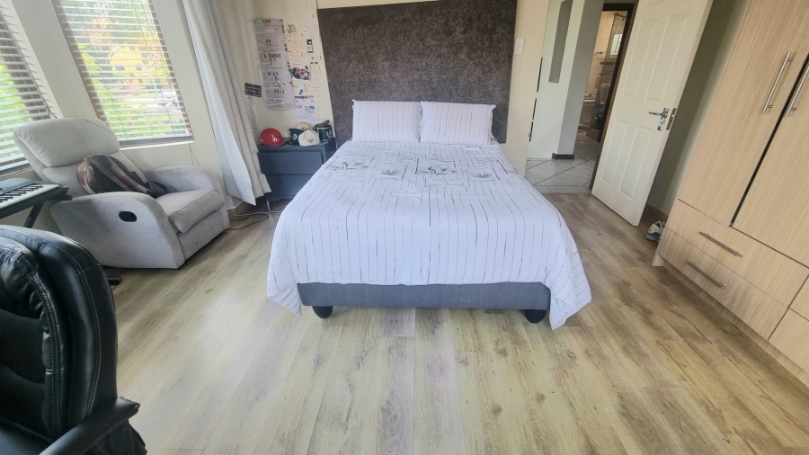 4 Bedroom Property for Sale in Crescent Wood Country Estate Gauteng