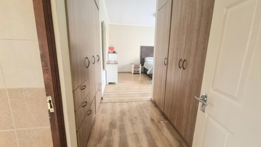 4 Bedroom Property for Sale in Crescent Wood Country Estate Gauteng