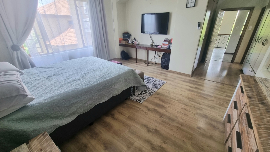 4 Bedroom Property for Sale in Crescent Wood Country Estate Gauteng