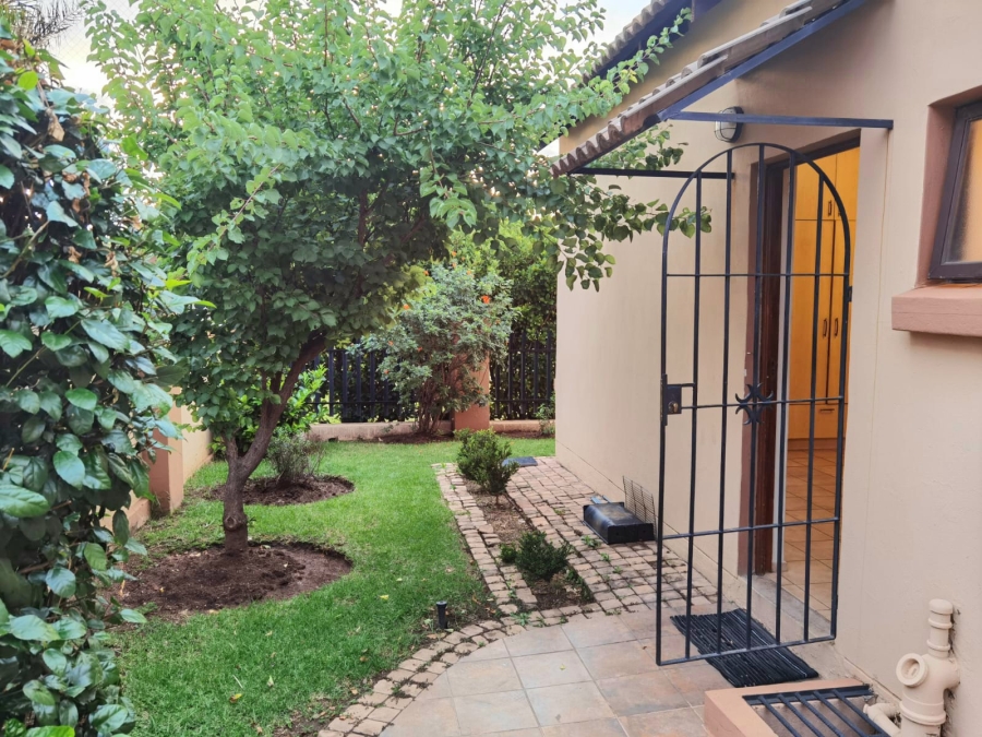 4 Bedroom Property for Sale in Crescent Wood Country Estate Gauteng