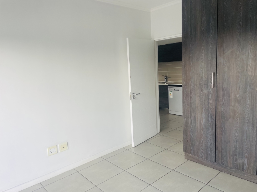 To Let 1 Bedroom Property for Rent in Olivedale Gauteng