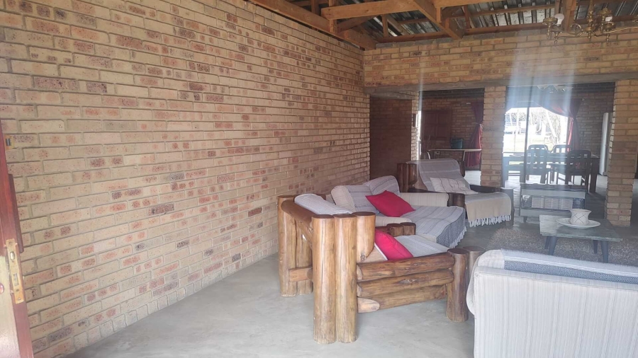 3 Bedroom Property for Sale in Vaaloewer Gauteng