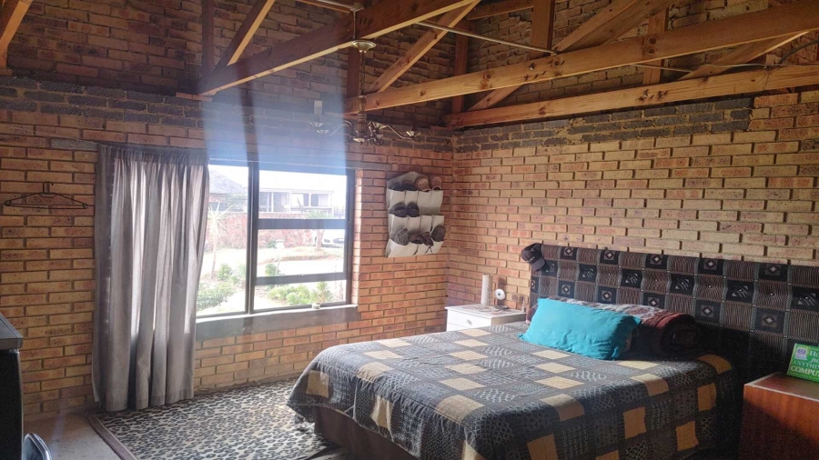 3 Bedroom Property for Sale in Vaaloewer Gauteng