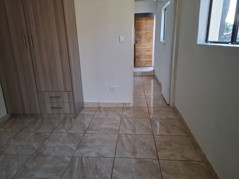 To Let 1 Bedroom Property for Rent in Edleen Gauteng