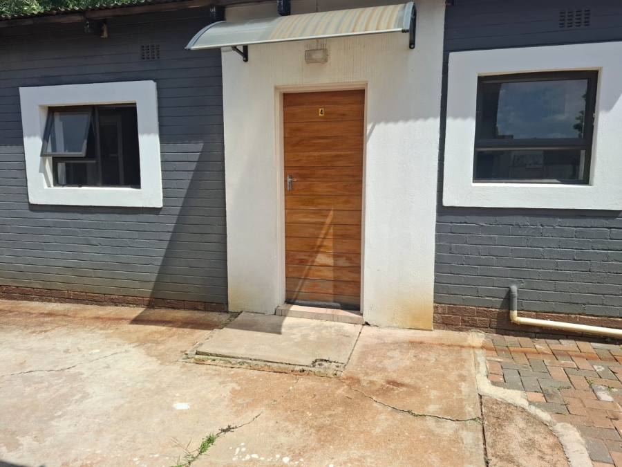 To Let 1 Bedroom Property for Rent in Edleen Gauteng