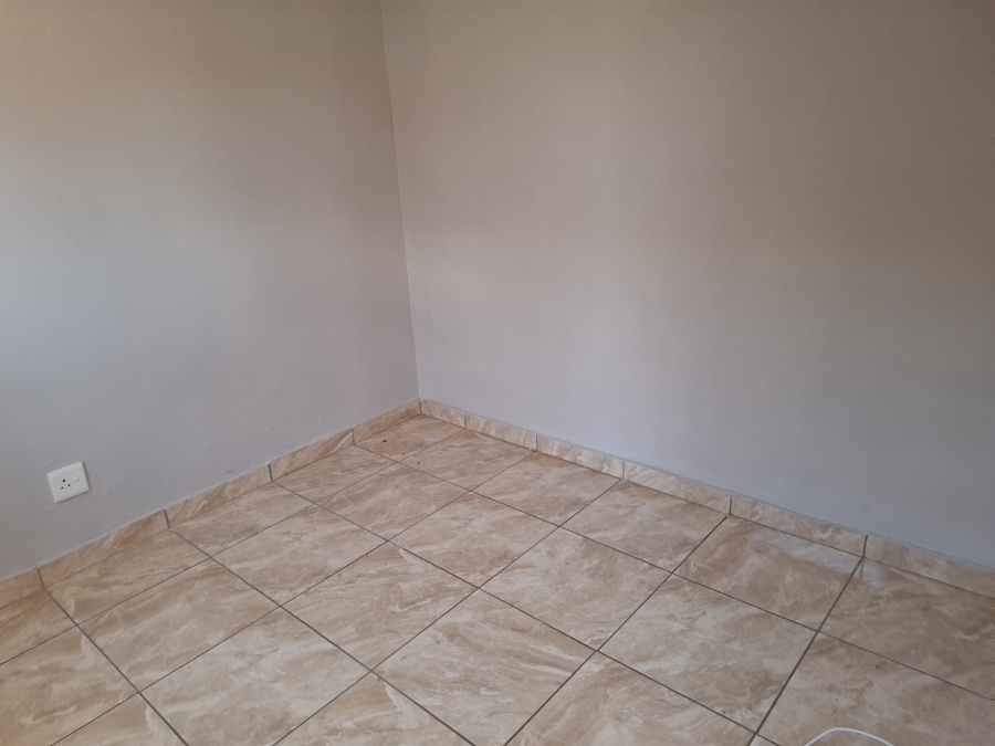 To Let 1 Bedroom Property for Rent in Edleen Gauteng