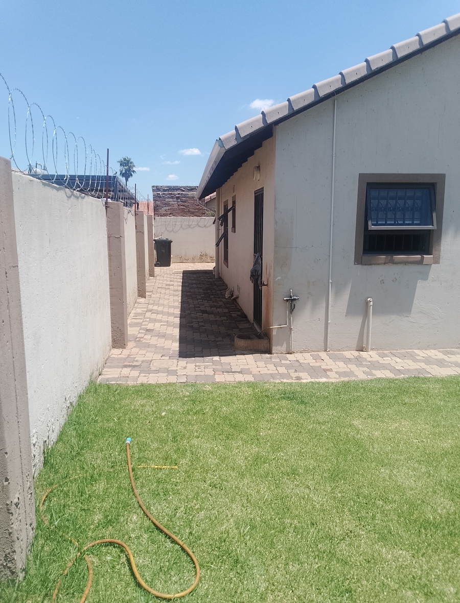 3 Bedroom Property for Sale in Dawn Park Gauteng