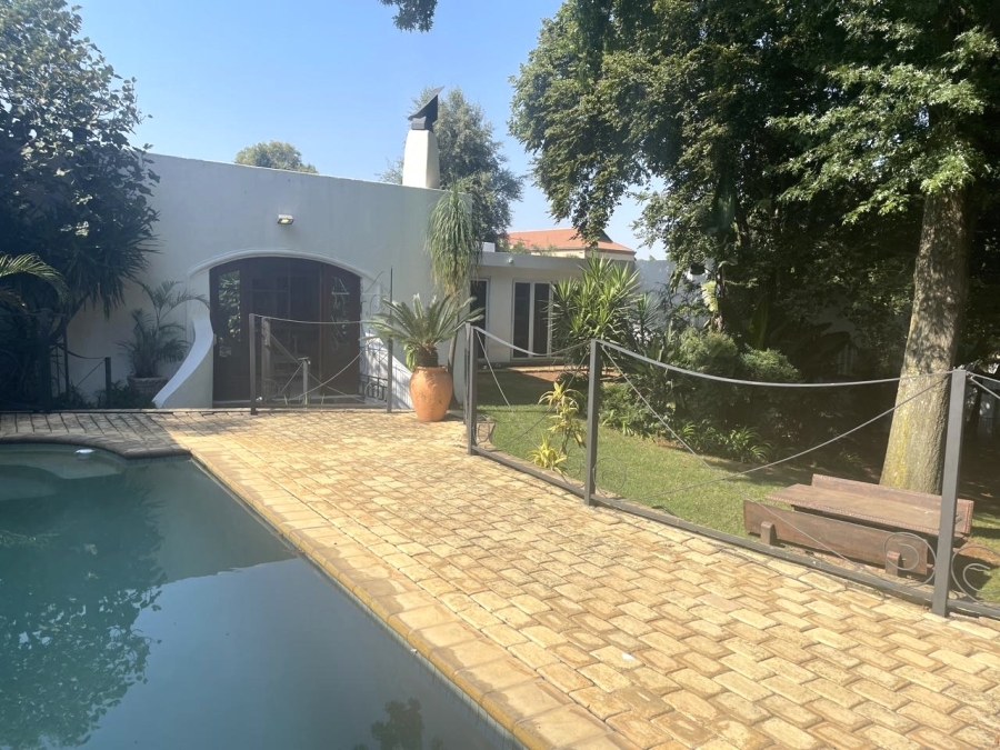 5 Bedroom Property for Sale in Waterkloof Estate Gauteng