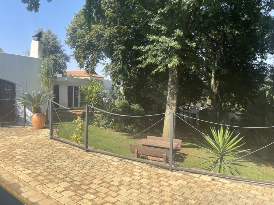 5 Bedroom Property for Sale in Waterkloof Estate Gauteng
