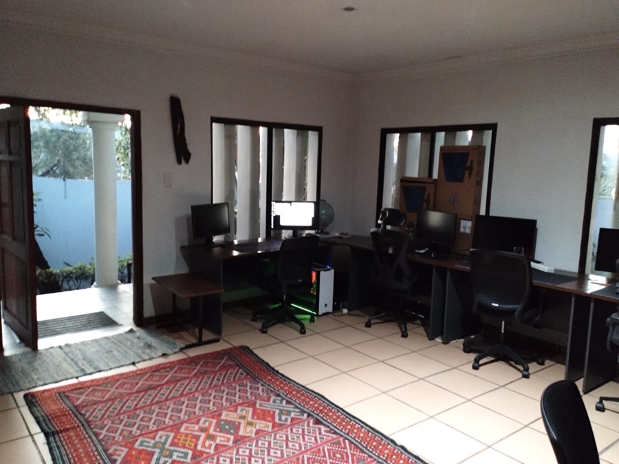 5 Bedroom Property for Sale in Waterkloof Estate Gauteng