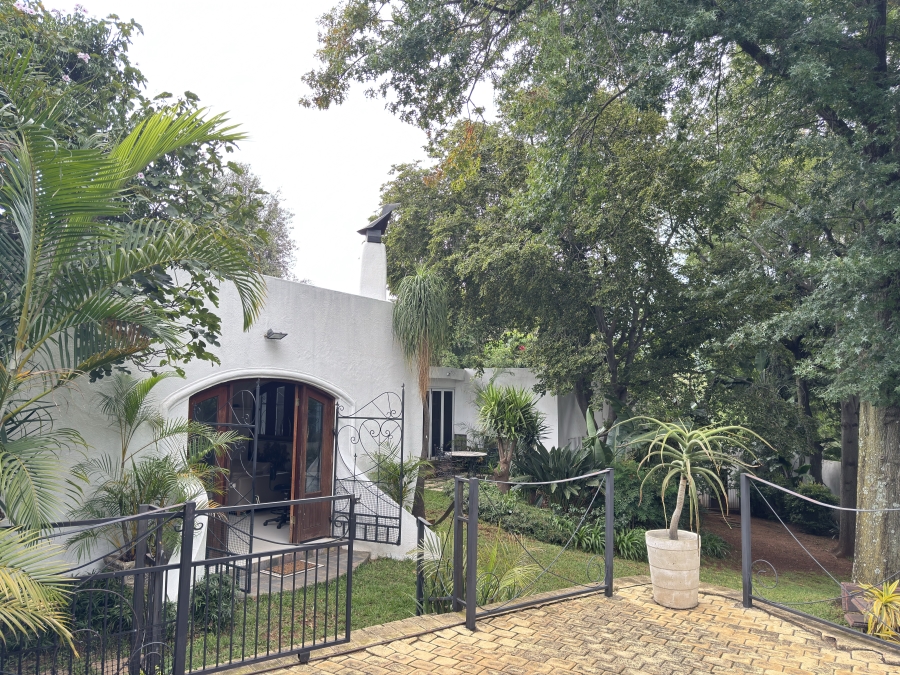 5 Bedroom Property for Sale in Waterkloof Estate Gauteng