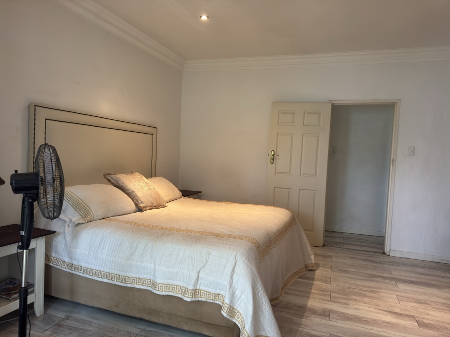 5 Bedroom Property for Sale in Waterkloof Estate Gauteng