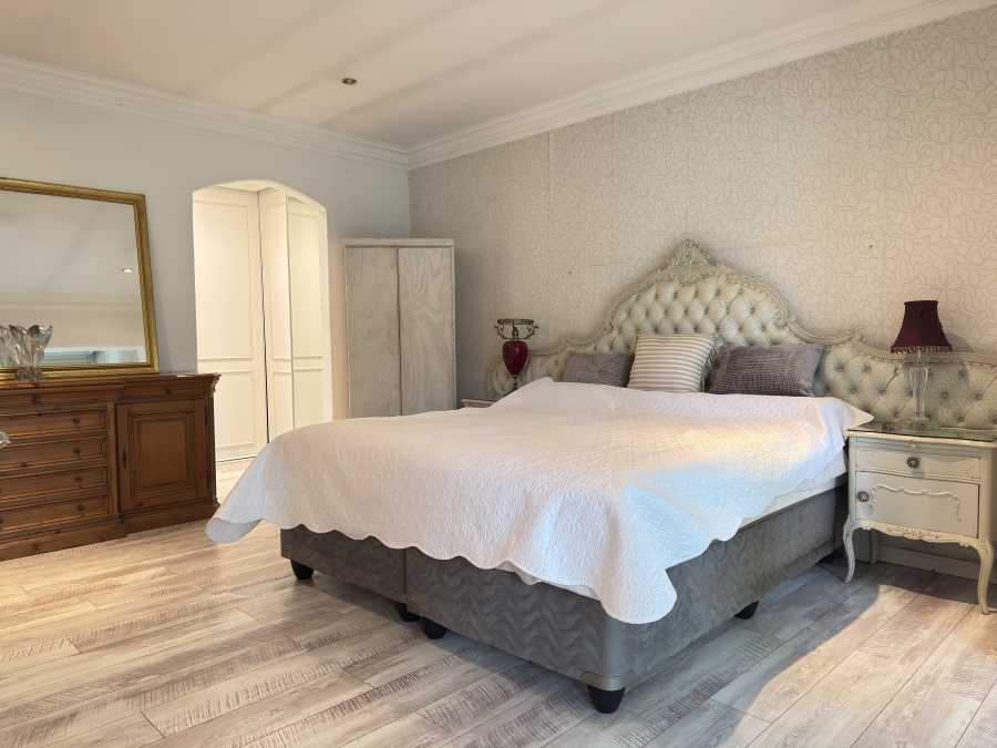 5 Bedroom Property for Sale in Waterkloof Estate Gauteng