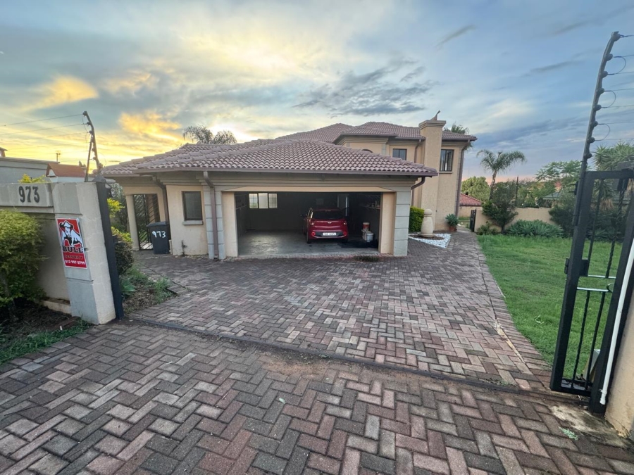To Let 5 Bedroom Property for Rent in Faerie Glen Gauteng