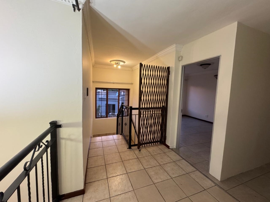 To Let 5 Bedroom Property for Rent in Faerie Glen Gauteng