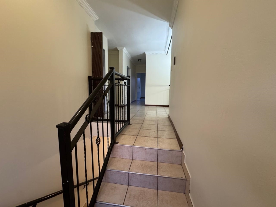 To Let 5 Bedroom Property for Rent in Faerie Glen Gauteng