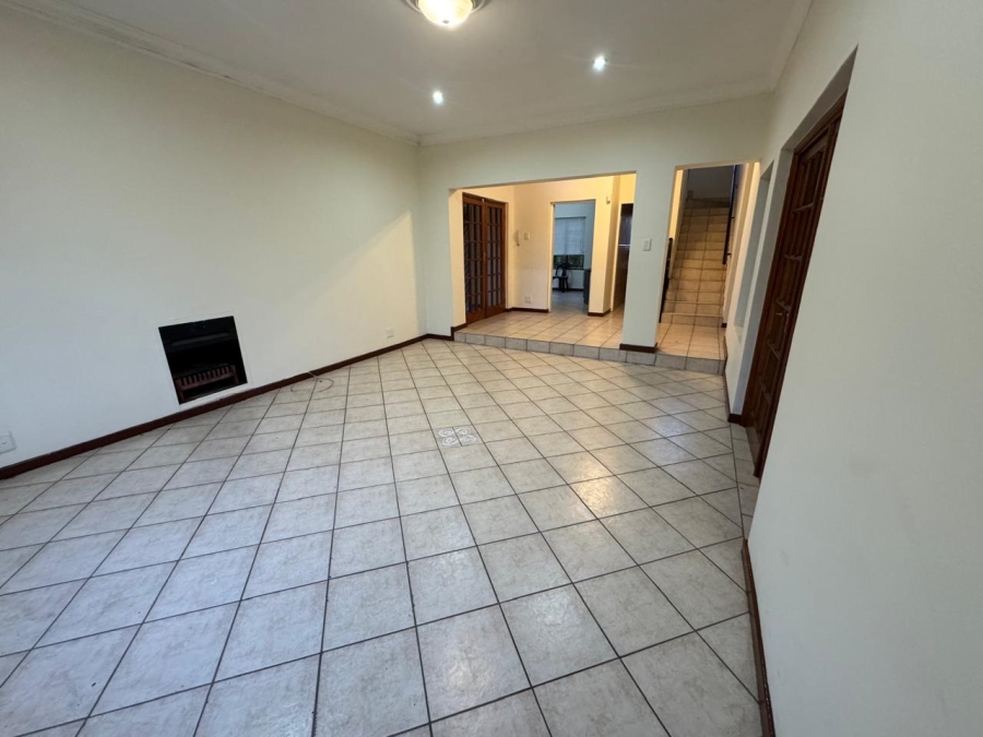 To Let 5 Bedroom Property for Rent in Faerie Glen Gauteng