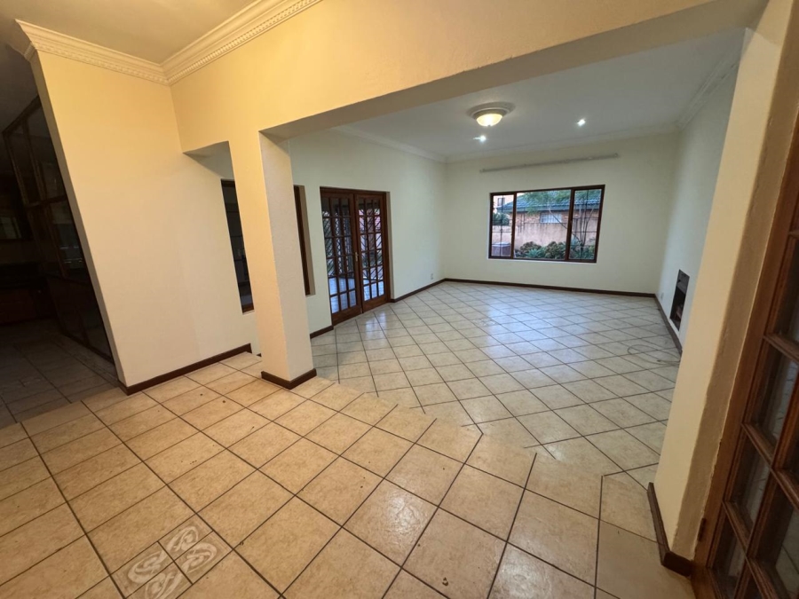 To Let 5 Bedroom Property for Rent in Faerie Glen Gauteng