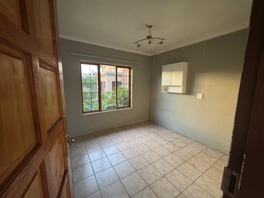 To Let 5 Bedroom Property for Rent in Faerie Glen Gauteng
