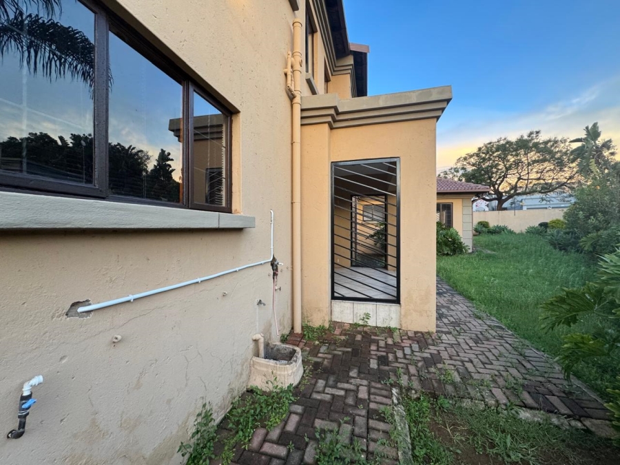 To Let 5 Bedroom Property for Rent in Faerie Glen Gauteng