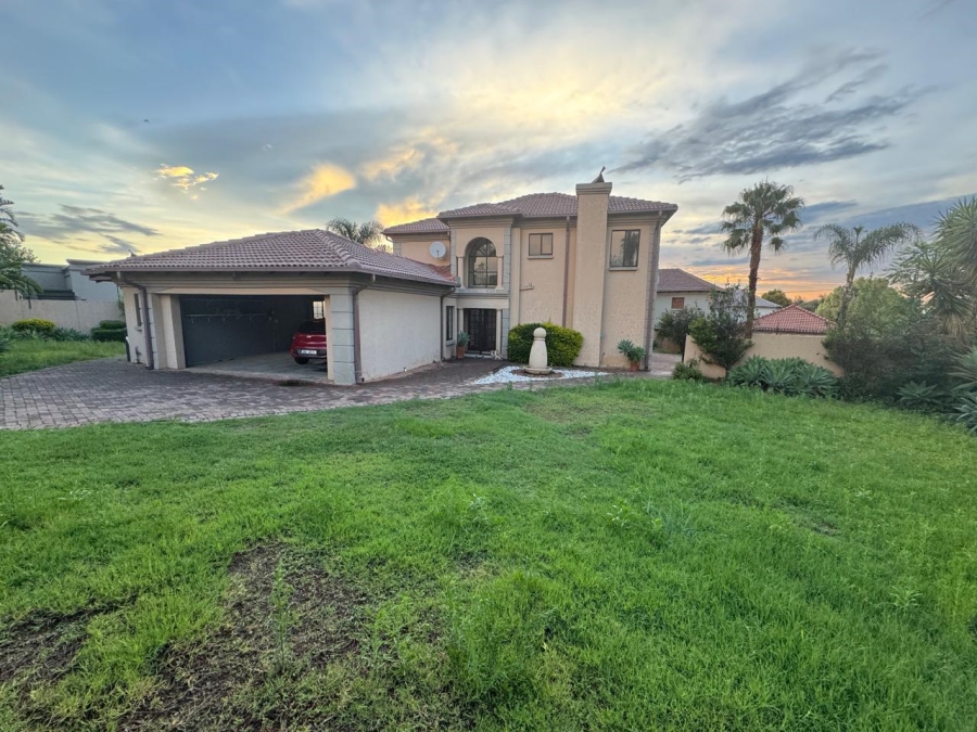 To Let 5 Bedroom Property for Rent in Faerie Glen Gauteng