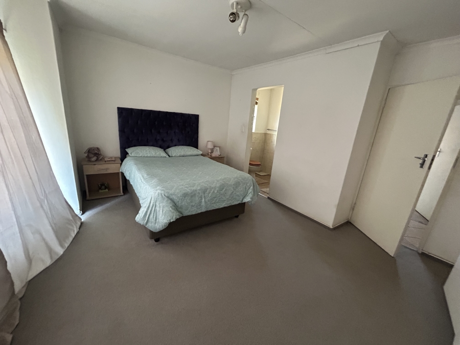 2 Bedroom Property for Sale in Noordwyk Gauteng