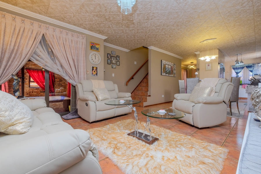 3 Bedroom Property for Sale in Noordheuwel Gauteng