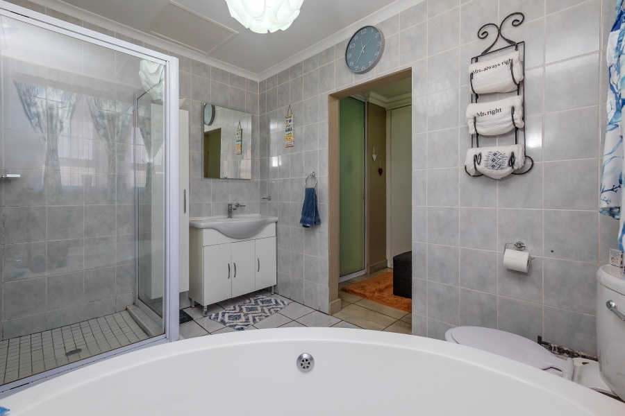 3 Bedroom Property for Sale in Noordheuwel Gauteng