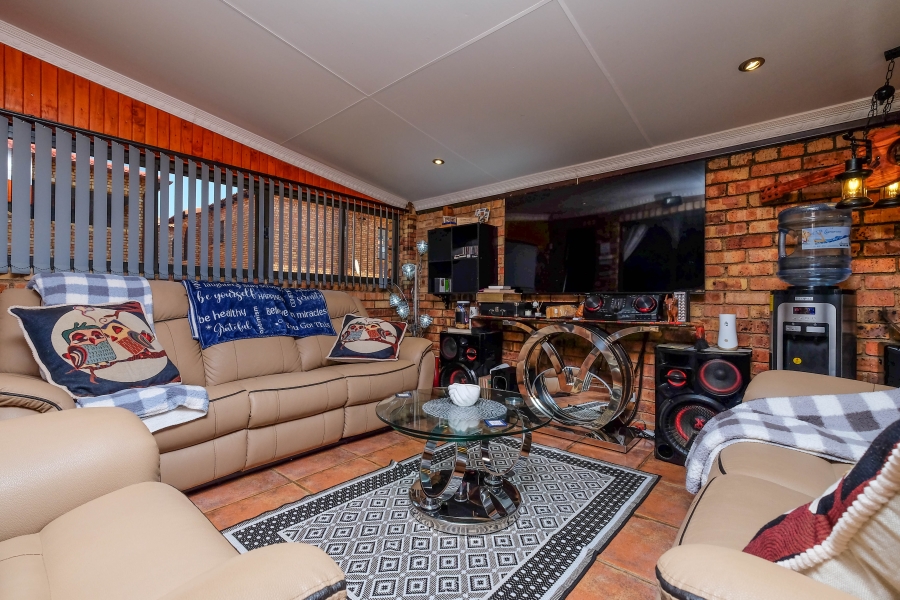 3 Bedroom Property for Sale in Noordheuwel Gauteng