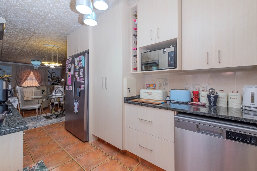 3 Bedroom Property for Sale in Noordheuwel Gauteng