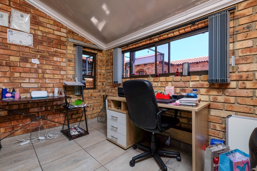 3 Bedroom Property for Sale in Noordheuwel Gauteng