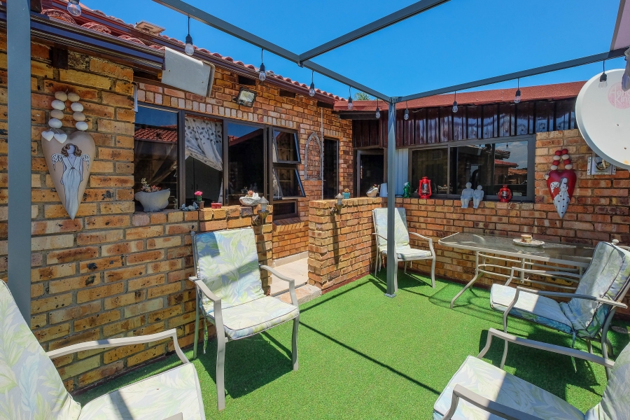 3 Bedroom Property for Sale in Noordheuwel Gauteng