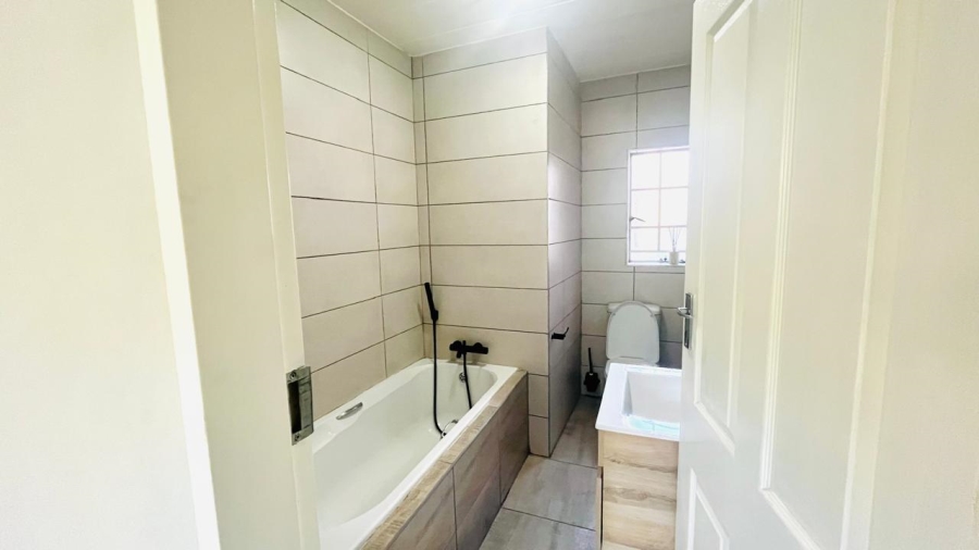 To Let 2 Bedroom Property for Rent in Paulshof Gauteng