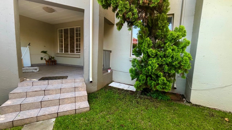 To Let 2 Bedroom Property for Rent in Paulshof Gauteng