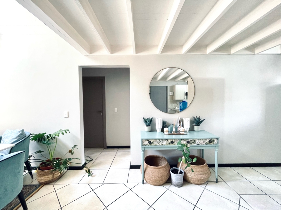 To Let 2 Bedroom Property for Rent in Bryanston Gauteng