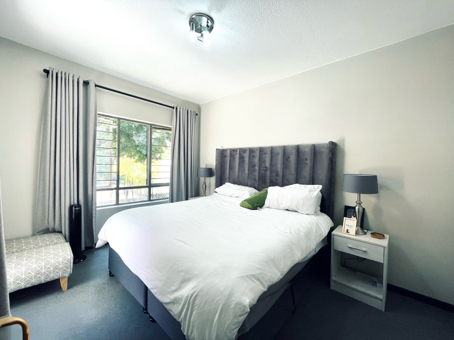 To Let 2 Bedroom Property for Rent in Bryanston Gauteng