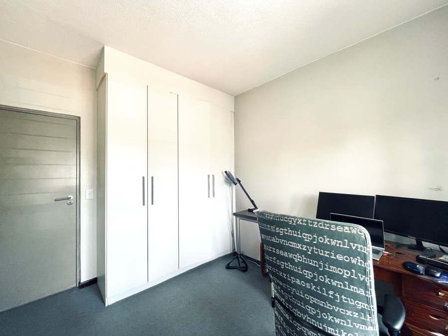 To Let 2 Bedroom Property for Rent in Bryanston Gauteng