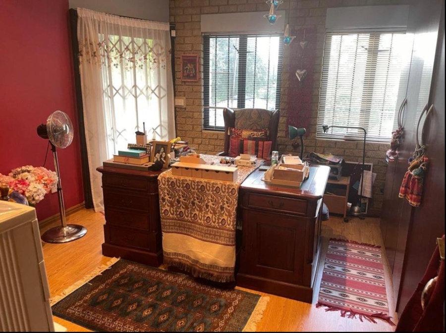 10 Bedroom Property for Sale in Raslouw A H Gauteng