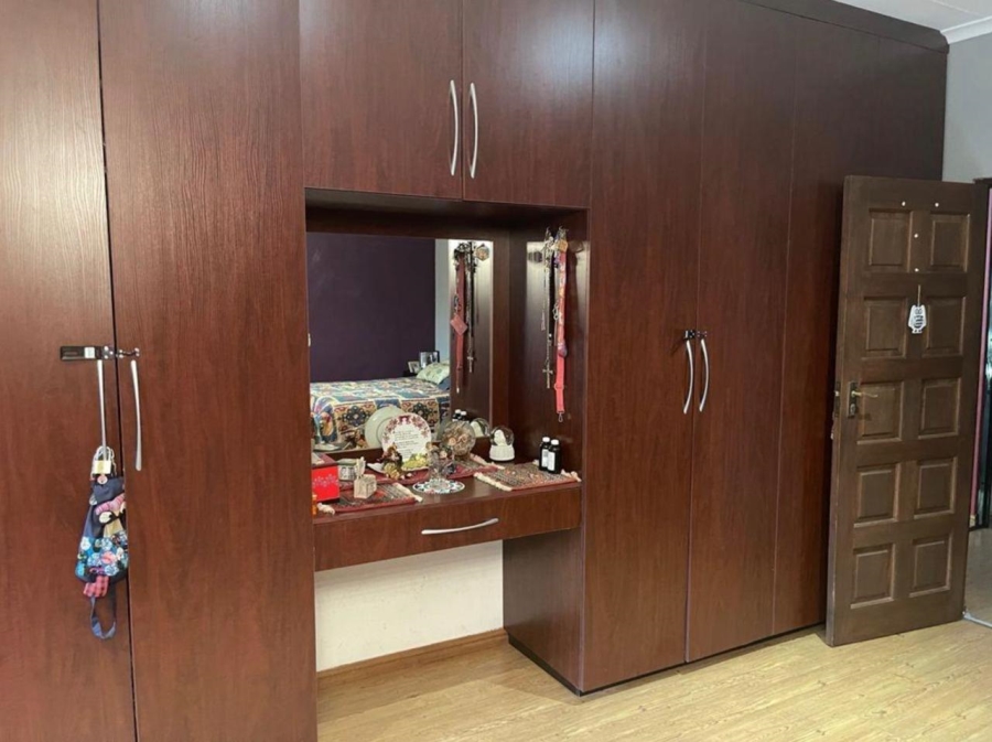 10 Bedroom Property for Sale in Raslouw A H Gauteng